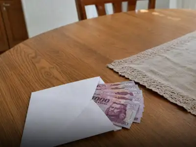 Több százezer magyar család megkaphatja: bejelentette a Tisza a 100 ezer forintos támogatást