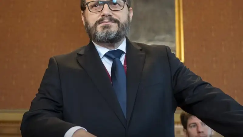Hullanak a NER-es fejek: Kármán András pénzügyminiszter olyat tett amire még nem volt példa.