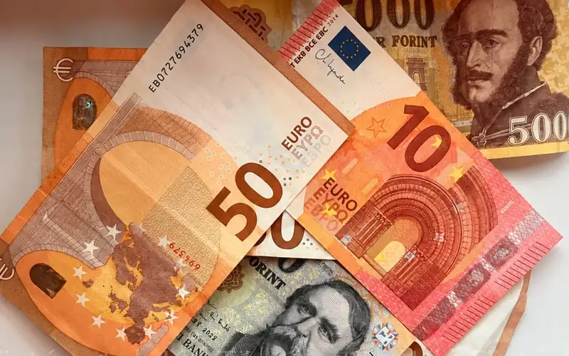 Bejelentette az MNB, mikor vezetik be az eurót Magyarországon