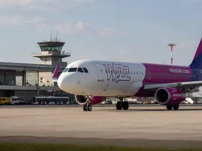 Madarakkal ütközött a repülőgép ami a magyar kormánytagokat szálította volna