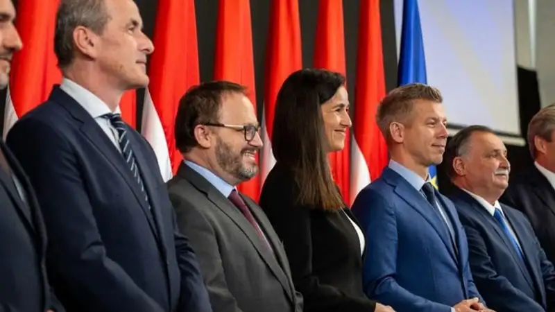 Durván betámadták a leendő Tisza-kormányt, már a megalakulásuk előtt beleálltak Magyar Péterékbe