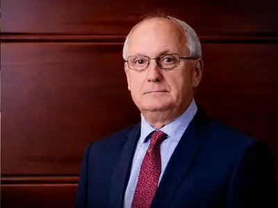 Mégsem Baka András lesz a köztársasági elnök? Most érkezett a hír