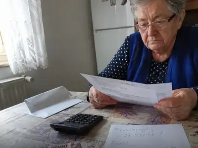 Nyugdíjemelés 2026: megérkeztek a számok, ennyivel kaphatnak többet a kisnyugdíjasok
