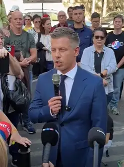 Tüntetés volt a Miniszterelnökségnél, egyszer csak megjelent Magyar Péter, és a tömeg közé ment