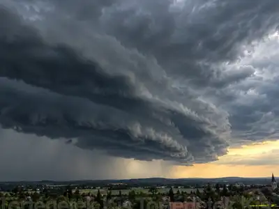 Kiadták a vészjelzést: Perceken belül eléri az országot a vihar! Ezekben a megyékben:
