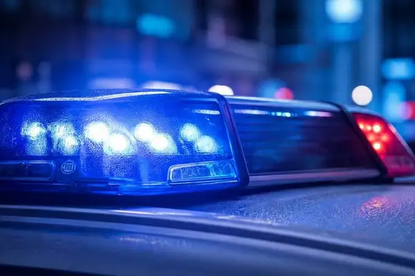 Most jött: A rendőrség elvitte az otthonából a Fidesz-frakció egyik munkatársát