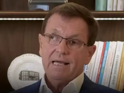 Kilenc év után válik Matolcsy György és felesége: A vagyonon huzakodik volt titkárnőjével