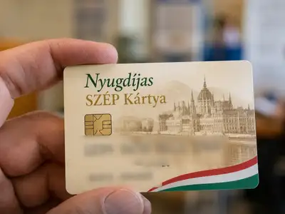 Erre lehet majd költeni a 200 ezres nyugdíjas SZÉP-kártyát