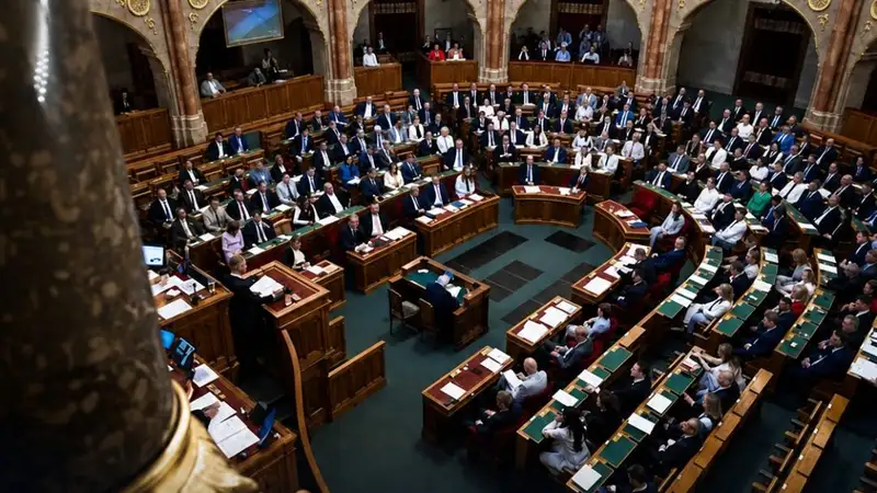 Öt képviselő mentelmi jogának felfüggesztéséről tárgyalnak a Parlamentben, kiderült kikről van szó