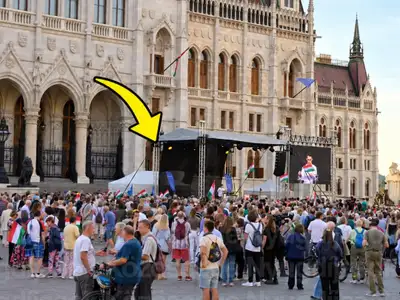 Botrányos jelenetek a mai tüntetésen, váratlan vendég okozott felfordulást