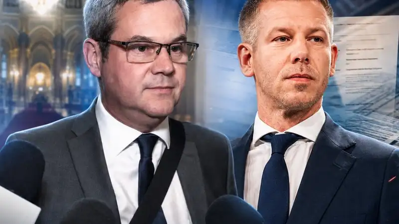 Magyar Péter papírokat fényképezett Takács Péter asztalánál, majd magával vitte őket