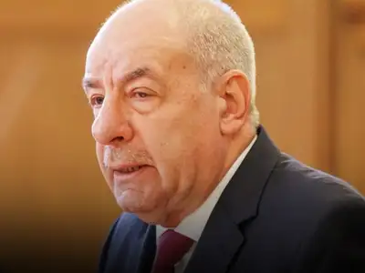 Padlót fogsz ha megtudod, mennyit keres havonta Sulyok Tamás