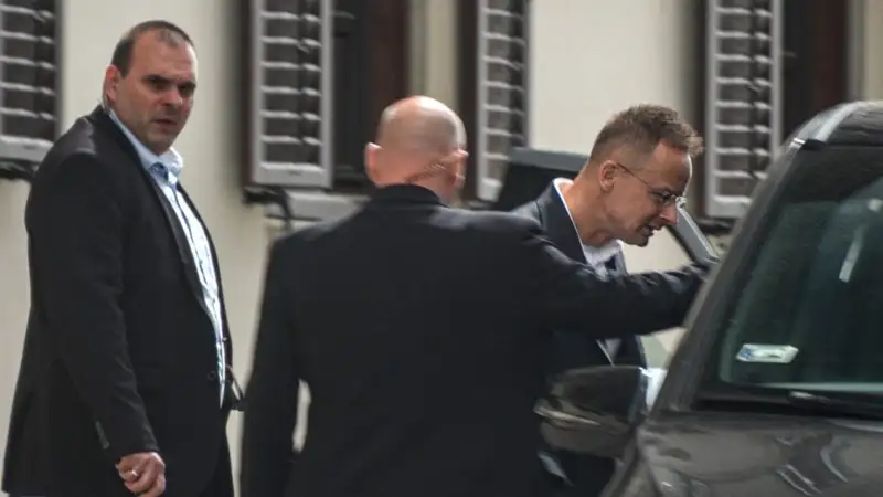Előkerült Szijjártó Péter, nem hiszed el hol fotózták le a minisztert