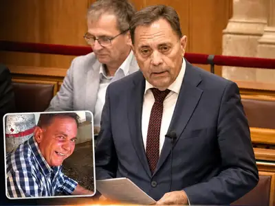 Pócs János extrémsunyi dolgot tett a parlamentben, de egy kamera véletlenül felvette az egészet