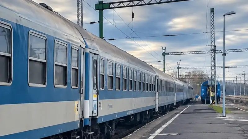 Most érkezett: Mindenkit leszállítottak a MÁV vonatáról, durva baleset történt