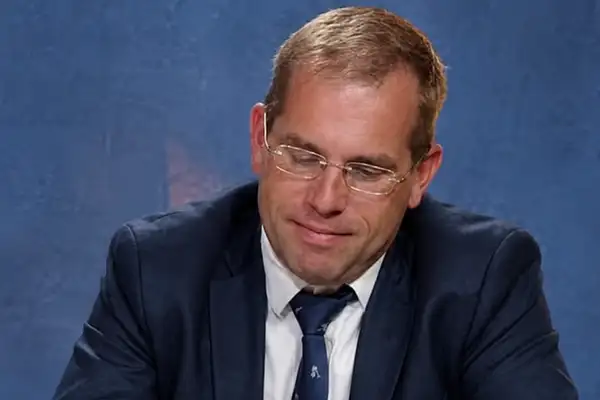Ruff Bálint egy tolvonással elvette Orbán ékkövét a gyönyörű luxuspalotát