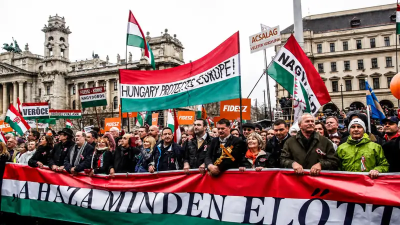 Újabb fideszes tüntetés jön, váratlant húztak ez keresztbe tehet Magyar Péternek