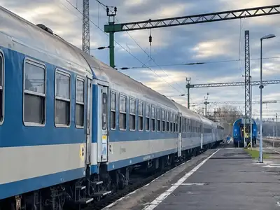 Most érkezett: Mindenkit leszállítottak a MÁV vonatáról, durva baleset történt