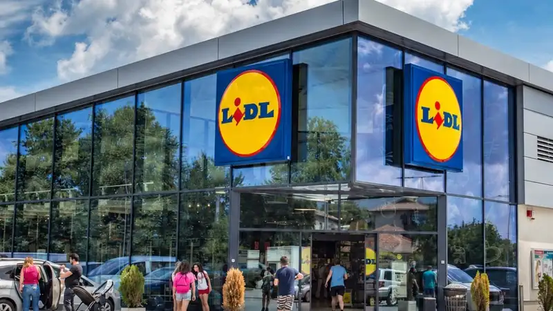 Drasztikus lépésre szánta el magát a Lidl az embertelen hőség miatt