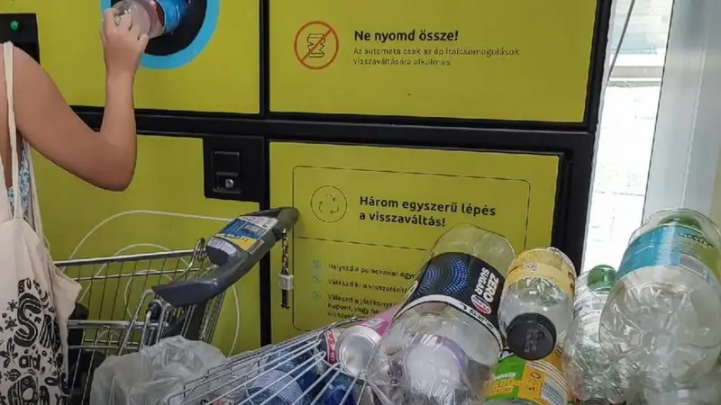 Túl ügyesen váltják vissza a magyarok a palackokat, veszteséges lett a MOHU