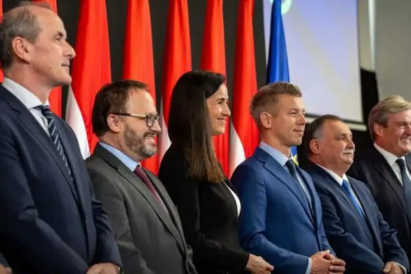 A Tisza képviselői felvették mandátumaikat, és máris dőlni kezdtek a dominók