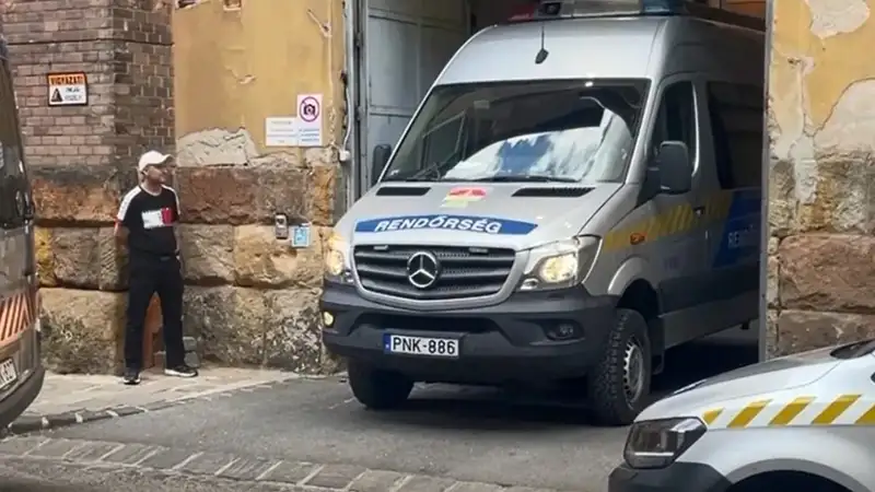 Brutális ami történik: Sorra viszi el a Fidesz és az óellenzék korrupt politikusait a rendőrség