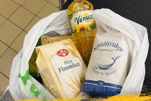 Meglepő fordulat a boltokban! Ennyibe fog kerülni a liszt, cukor, olaj hamarosan!