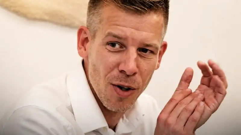 Újabb csontvázra bukkantak Magyar Péterék