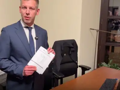 Magyar Péter bement Orbán Viktor egykori irodájába