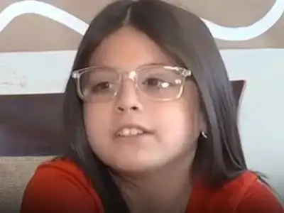 Limonádékat árul a 11 éves kislány, hogy megvegye elhunyt apja sírkövét