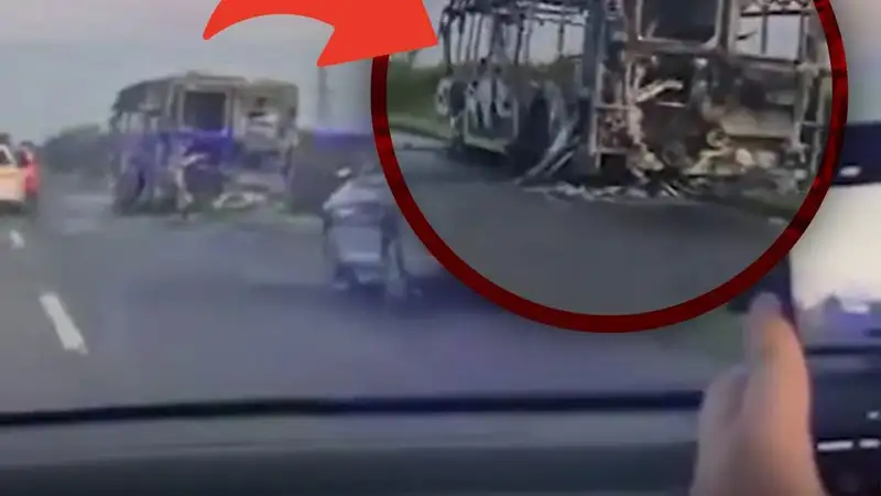 Rohantak a tűzoltók: menet közben gyulladt ki egy menetrend szerinti busz
