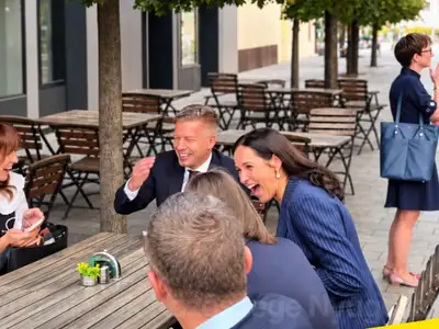 Hatalmas nevetésben tört ki Magyar Péter és Orbán Anita: nem akárkivel futottak össze Pozsonyban