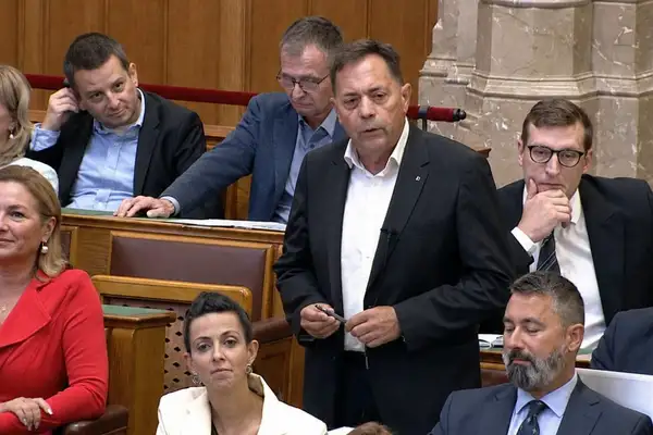 Számos gyanús ügy merült fel Pócs János körül, soron kívüli kivizsgálását kezdeményezik egy peticióban