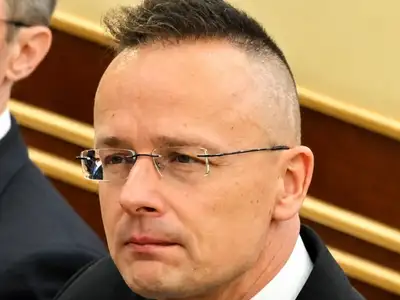 Szijjártó körül forr a levegő: Holnapra beidézték, borulhat minden