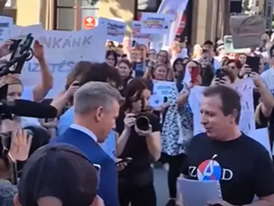 Tüntetés volt a Miniszterelnökségnél, egyszer csak megjelent Magyar Péter, és a tömeg közé ment