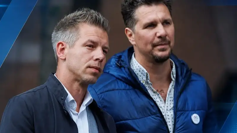 Tovább dőlnek a dominók: Az éjjel újabb magasrangú vezetőket rúgott ki a kormány
