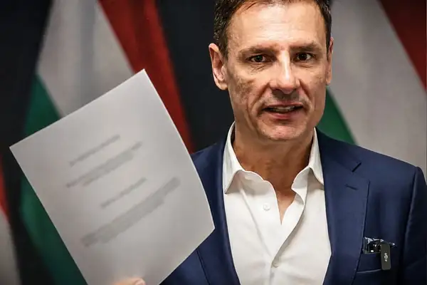 A fideszes Tuzson Bence, elkezdte fenyegetni azokat akik a Tiszát segítik