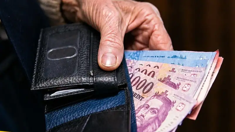 50 ezer forintos rendkívüli támogatáshoz is juthatnak a nyugdíjasok – ezek a feltételei