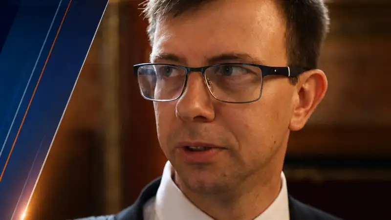 Most érkezett: ismét megjelentek a nyomozók a Fidesznél, már lefoglalási paranccsal érkeztek