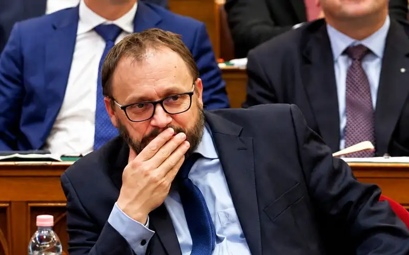 Megszólalt a pénzügyminiszter: Eldőlt a novemberi emelt nyugdíj sorsa