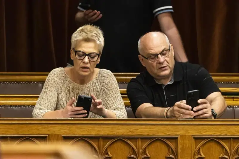 Emkékeztek még a Magyar Péter botrányos interjúját csináló közmédiásra? Meglepő új munkát kapott