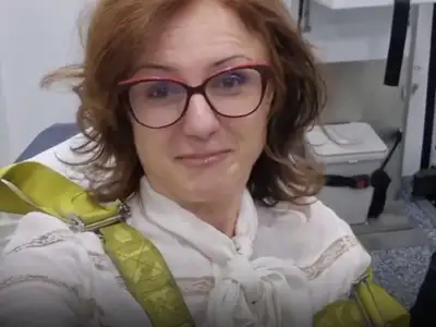 Tánc közben vitte el a mentő a Tisza képviselőjét a Kossuth térről