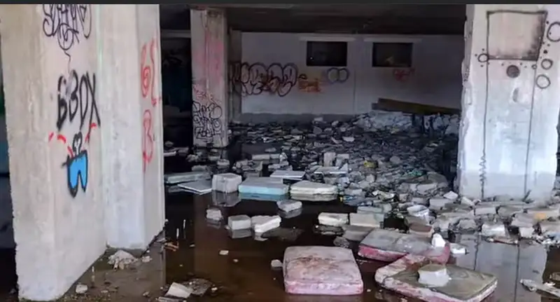 8 éve hever elhagyatottan egy stadion az országban, milliárdokat szórtak el rá, most a gaz növi