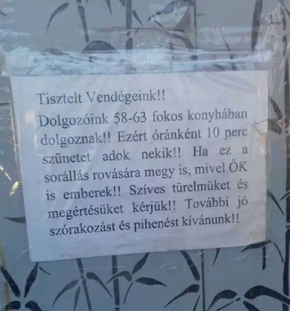Balatoni lángososnál látták ezt a kiírást: a vendégek csak néztek, de nehéz vitatkozni vele