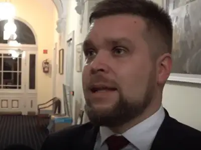 Dőlnek a dominók: Széthullott a Fidesz média Győrben, óriási a botrány.