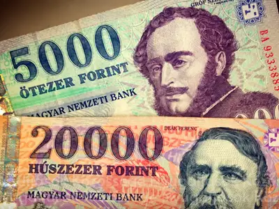 Több tízezres év végi támogatást kapnak a nyugdíjasok: még két hétig igényelhetik