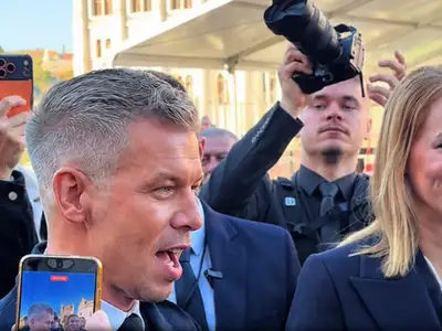 Váratlan dolog történt Magyar Péterrel a Kossuth Téren