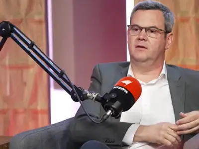 Takács Péter új szerepben: „Egy szexi ellenzéki politikus vagyok”