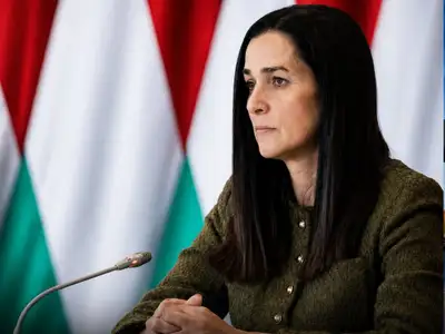 Orbán Anita egyetlen tollvonással söpört végig a külügyön: egyszerre 25 nagykövetet váltanak le
