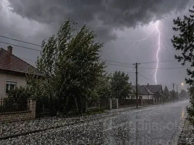Villámlás és jégeső csap le az országra: riasztás lépett életbe ezekben a megyékben!
